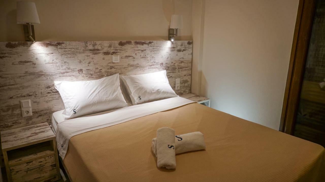 אפיטוס Sinodinos Deluxe Apartments מראה חיצוני תמונה